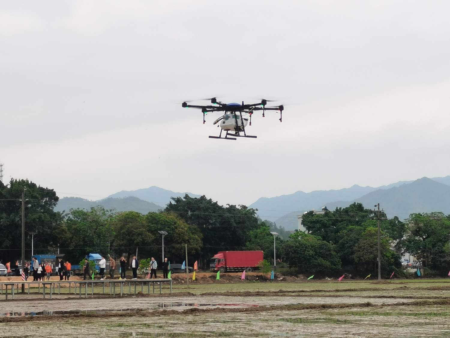 植保無人機電動與油動的區別
